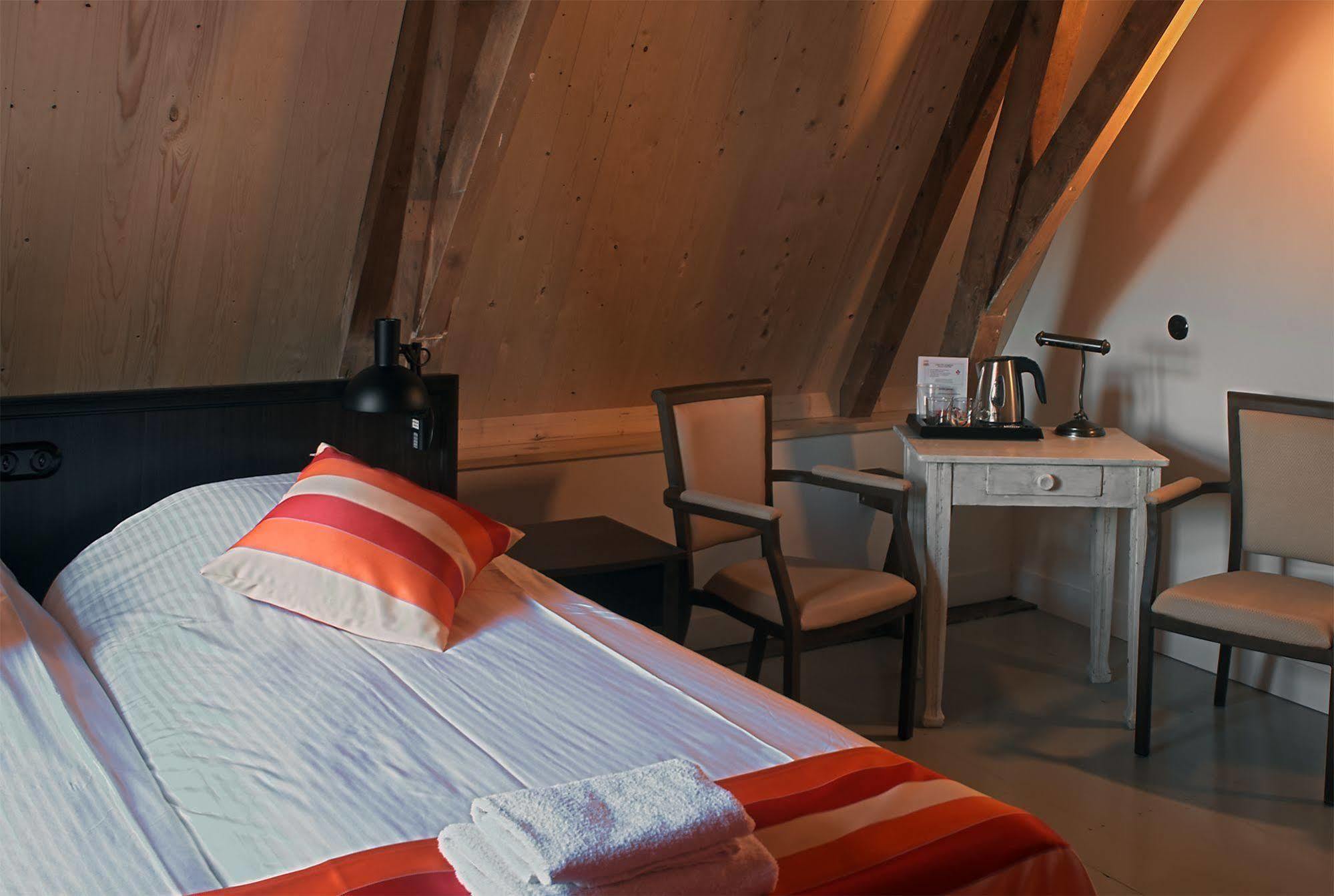 Hotel Restaurant Lunia Oldeberkoop Bagian luar foto