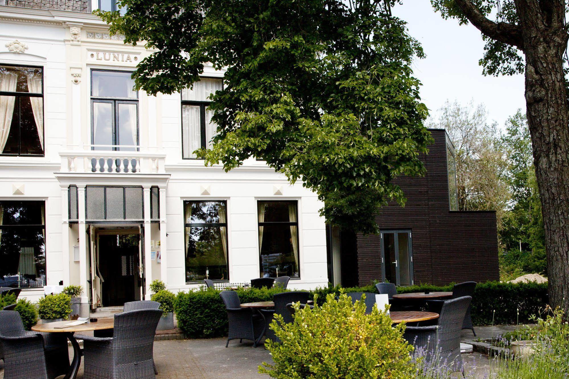 Hotel Restaurant Lunia Oldeberkoop Bagian luar foto